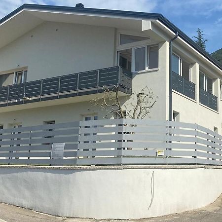 Garda 33 Caprino Veronese Apartment Bagian luar foto