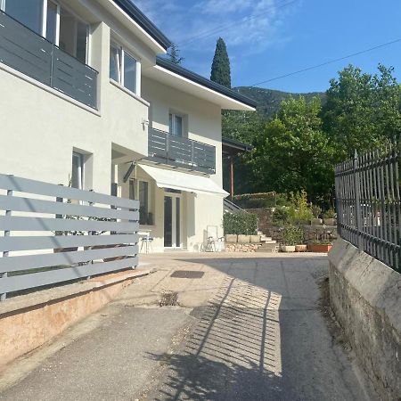 Garda 33 Caprino Veronese Apartment Bagian luar foto