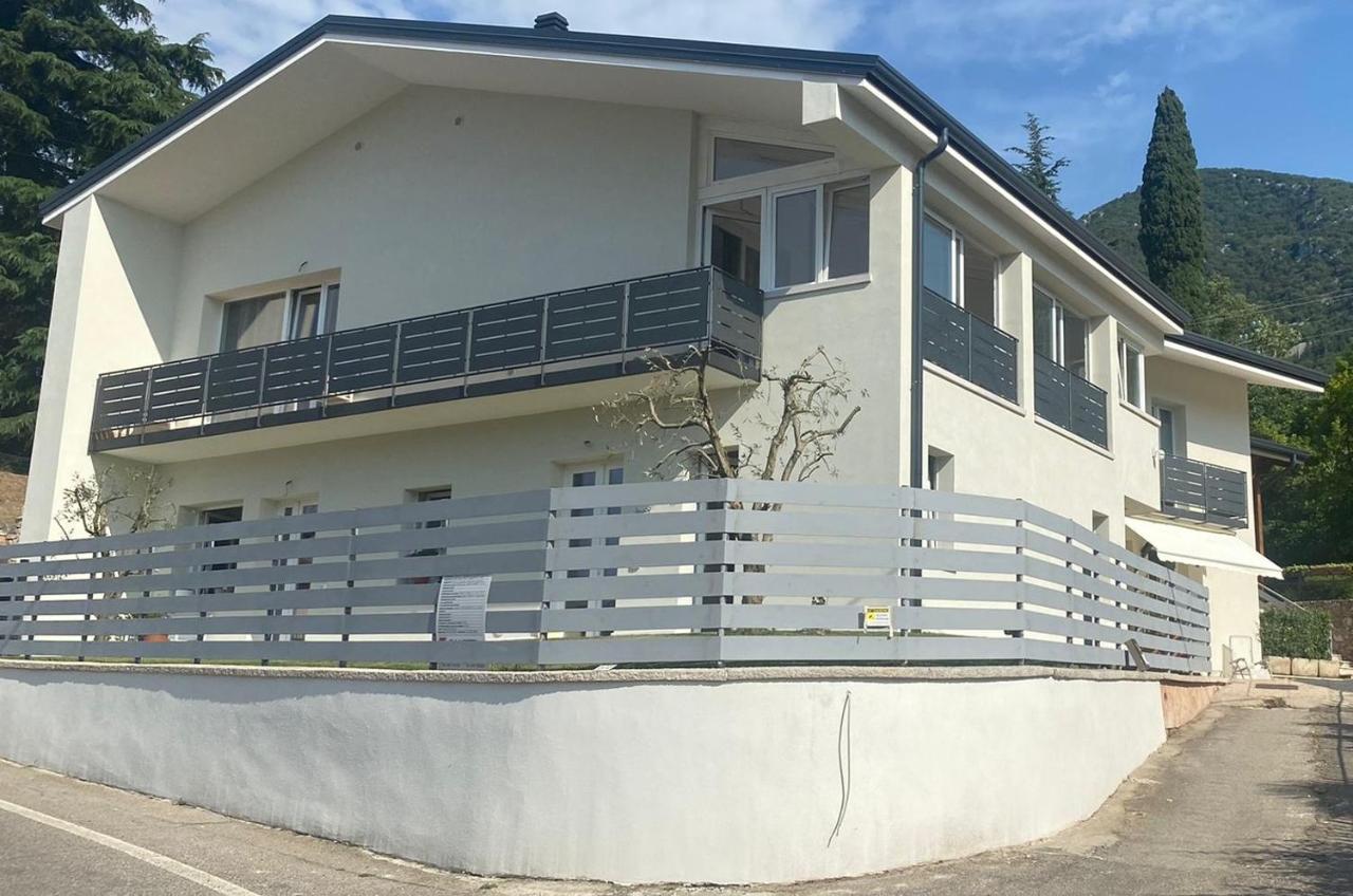 Garda 33 Caprino Veronese Apartment Bagian luar foto