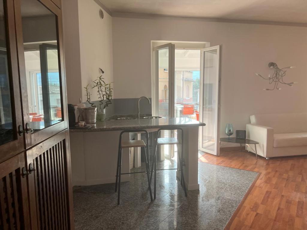 Garda 33 Caprino Veronese Apartment Ruang foto