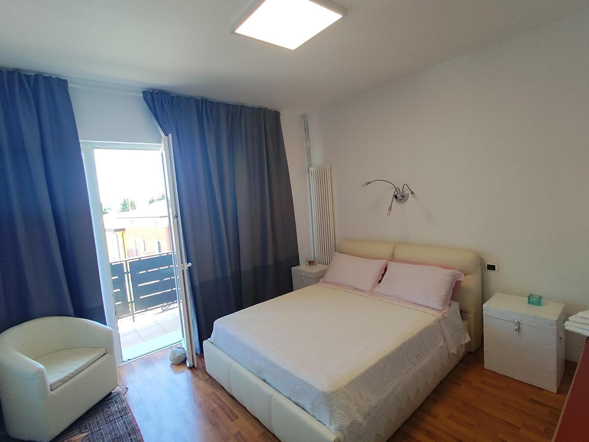 Garda 33 Caprino Veronese Apartment Ruang foto